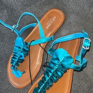 NWT Arizona Jean Company Turquoise Ruffle Sandals Size 8.5 Never Worn